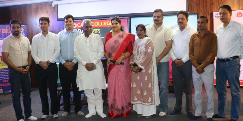 युवा संवाद में गूंजा नशामुक्त समाज का संदेश, छात्रों को नशे से दूर रहने की दिलाई शपथ